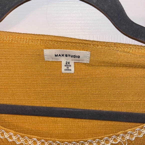 Max Studio Golden Ruffle Short Sleeve Top 2x - Picture 2 of 3